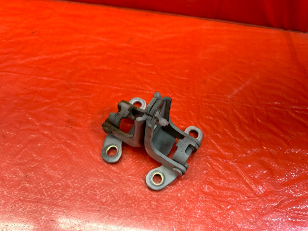 02 06 ACURA RSX   PASSENGER RIGHT FRONT DOOR HINGE SET UPPER LOWER   OEM #1836