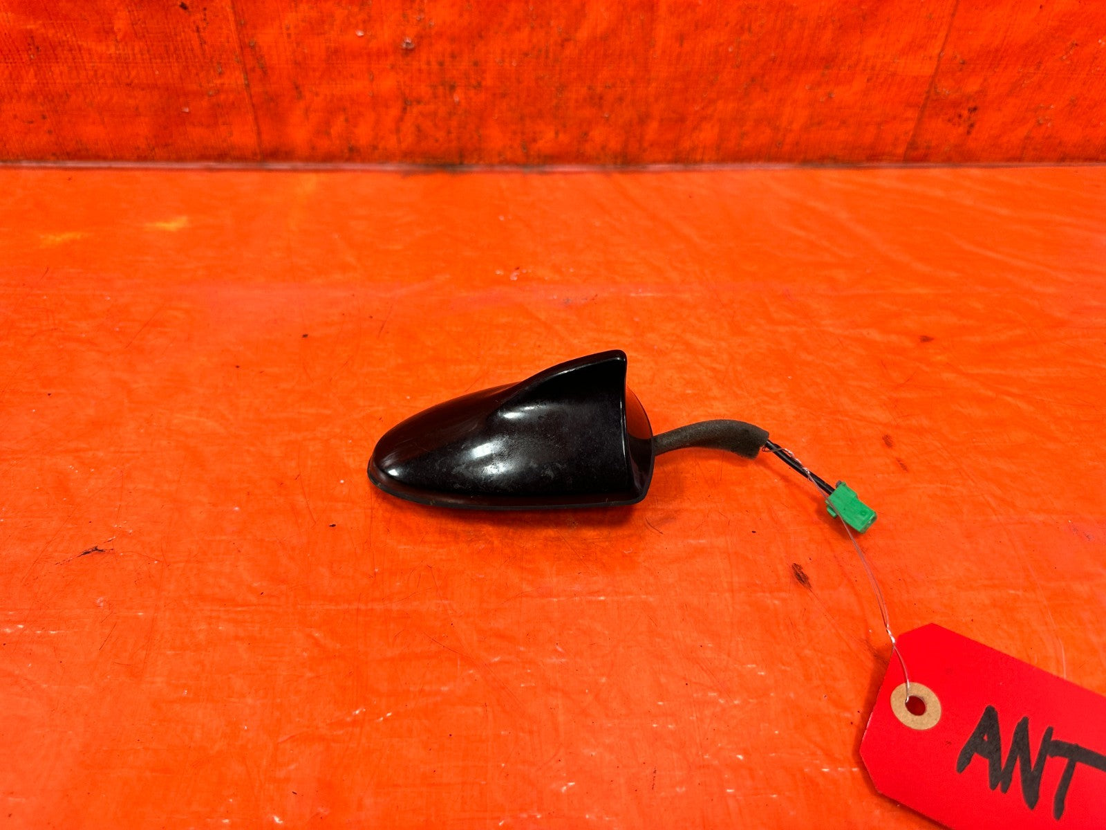 14 20 INFINITI Q50   FACTORY ANTENNA ASSEMBLY   OEM 3141