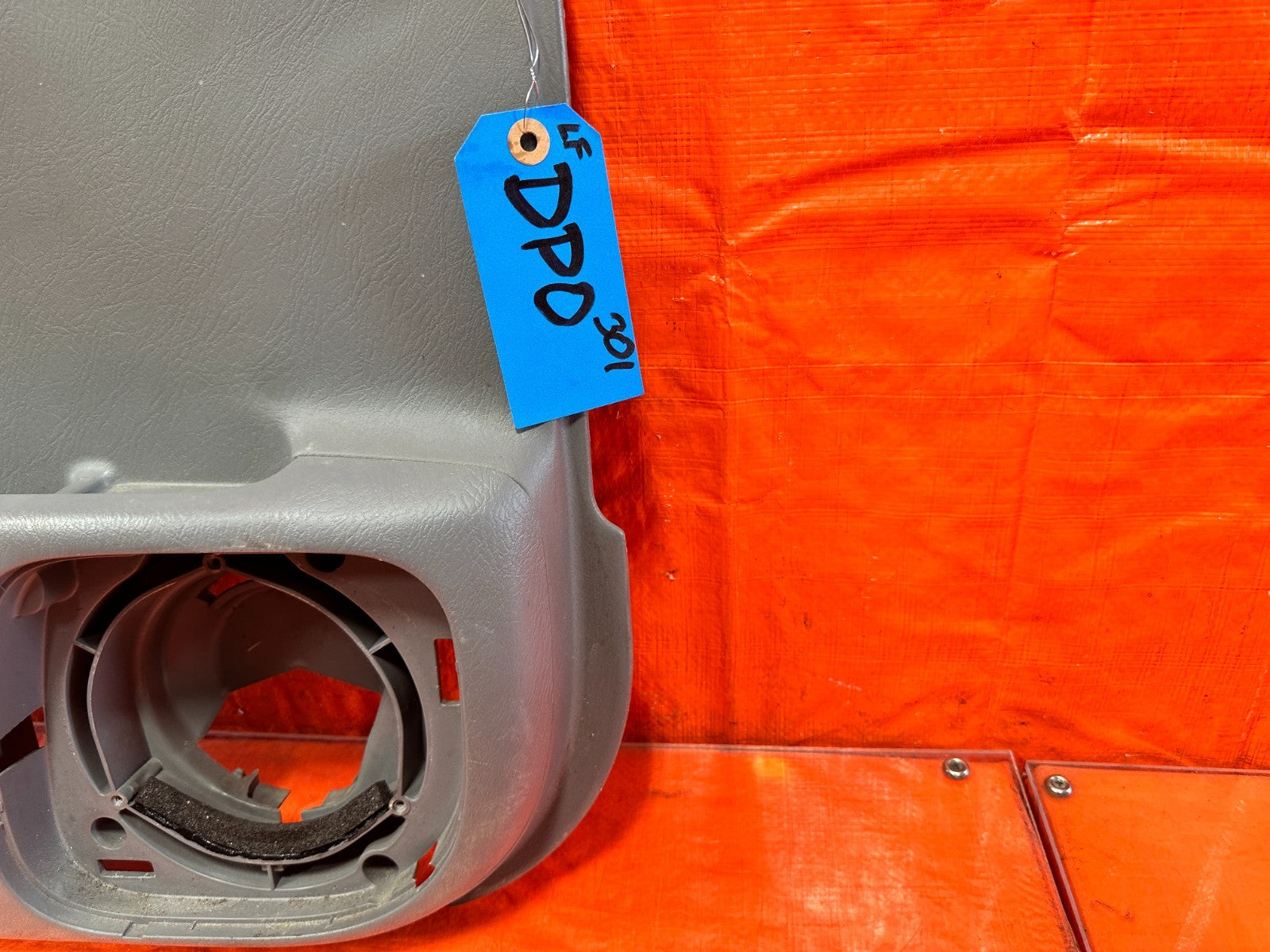 97 98 HONDA CR V CRV DRIVER LEFT FRONT DOOR PANEL CARD INSERT LINING OEM 3017