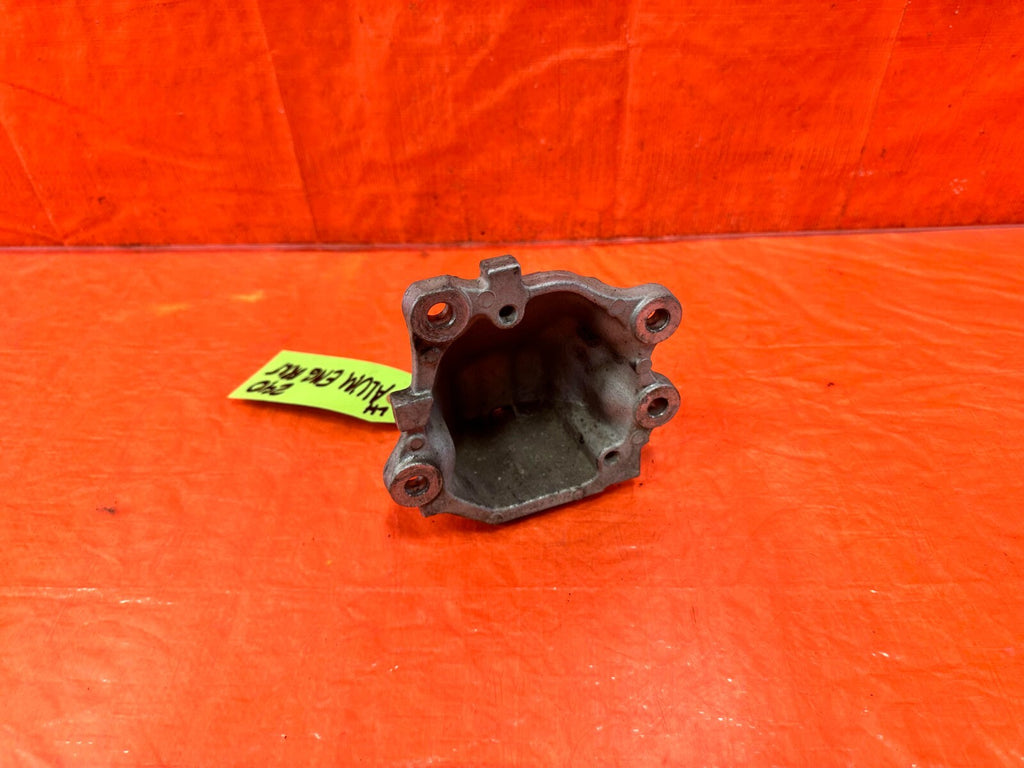 00 09 HONDA S2000   DRIVER LEFT   ALUMINUM ENGINE MOUNT BRACKET   OEM #2904