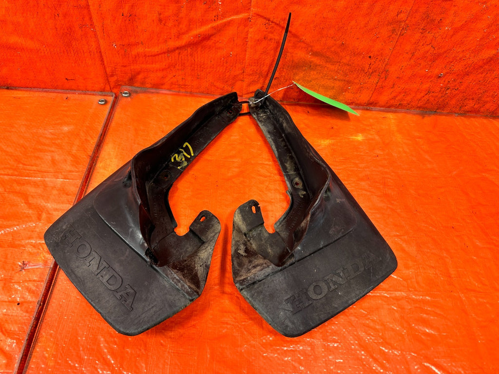90 91 HONDA CIVIC HATCHBACK   MUD FLAP / SPLASH GUARD SET LEFT & RIGHT FRONT OEM0