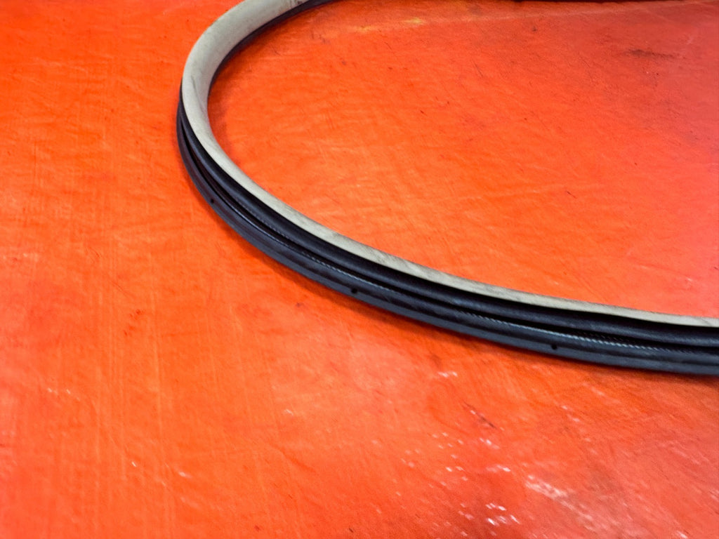 04 08 ACURA TSX   RIGHT REAR   DOOR TO CHASSIS WEATHER STRIP OPEN TRIM OEM #30410