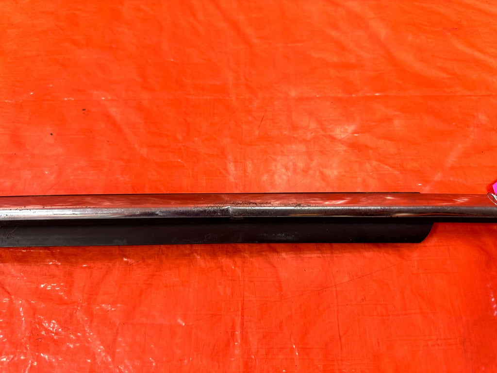 09 15 INFINITI G37 CONVERTIBLE   RIGHT REAR CONVERTIBLE DRIP RETAINER   OEM #2782