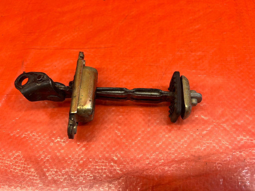 96 00 HONDA CIVIC COUPE & HATCH PASSENGER RIGHT DOOR CHECKER HINGE ARM OEM #1919