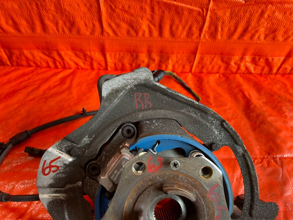 14 16 PORSCHE   PANAMERA 4 MODEL   AWD   RIGHT REAR SPINDLE KNUCKLE HUB OEM #655