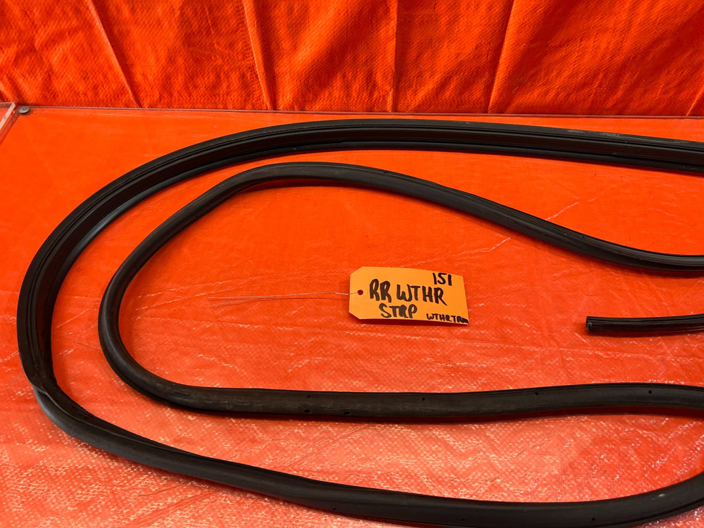 06 11 CIVIC 4D SEDAN   PASSENGER RIGHT REAR WEATHER STRIP SEAL GASKET OEM #2204