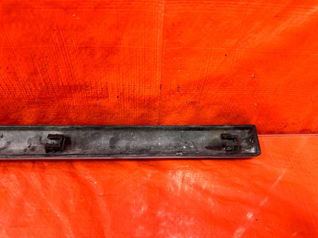96 00 HONDA CIVIC   HATCHBACK   RIGHT REAR QUARTER PANEL MOLDING OEM 2876