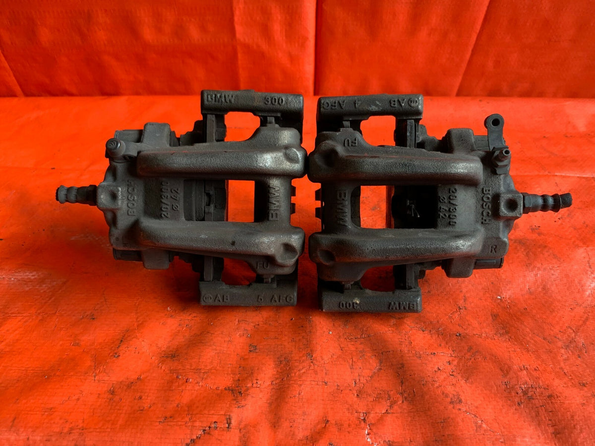 OEM 2015 BMW 320i RWD - REAR BRAKE CALIPER SET - LEFT RIGHT CALIPERS 0