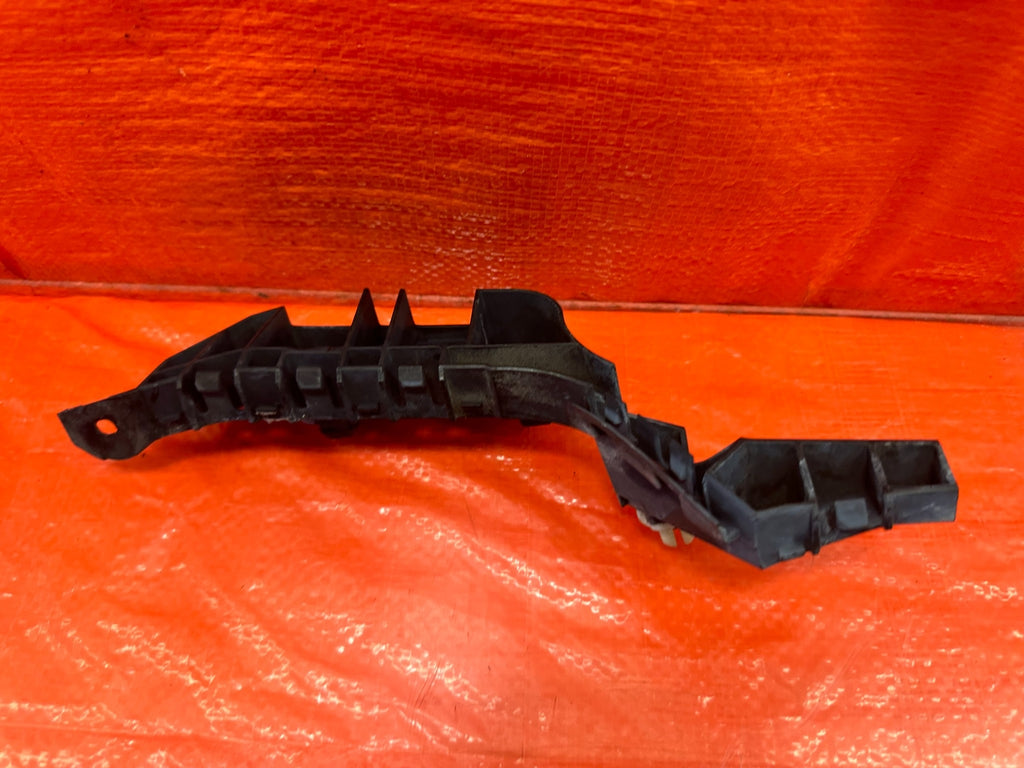 04 08 ACURA TSX   FENDER MOUNTING BRACKET SUPPORT BRACE BUMPER CLIP   LEFT #19614