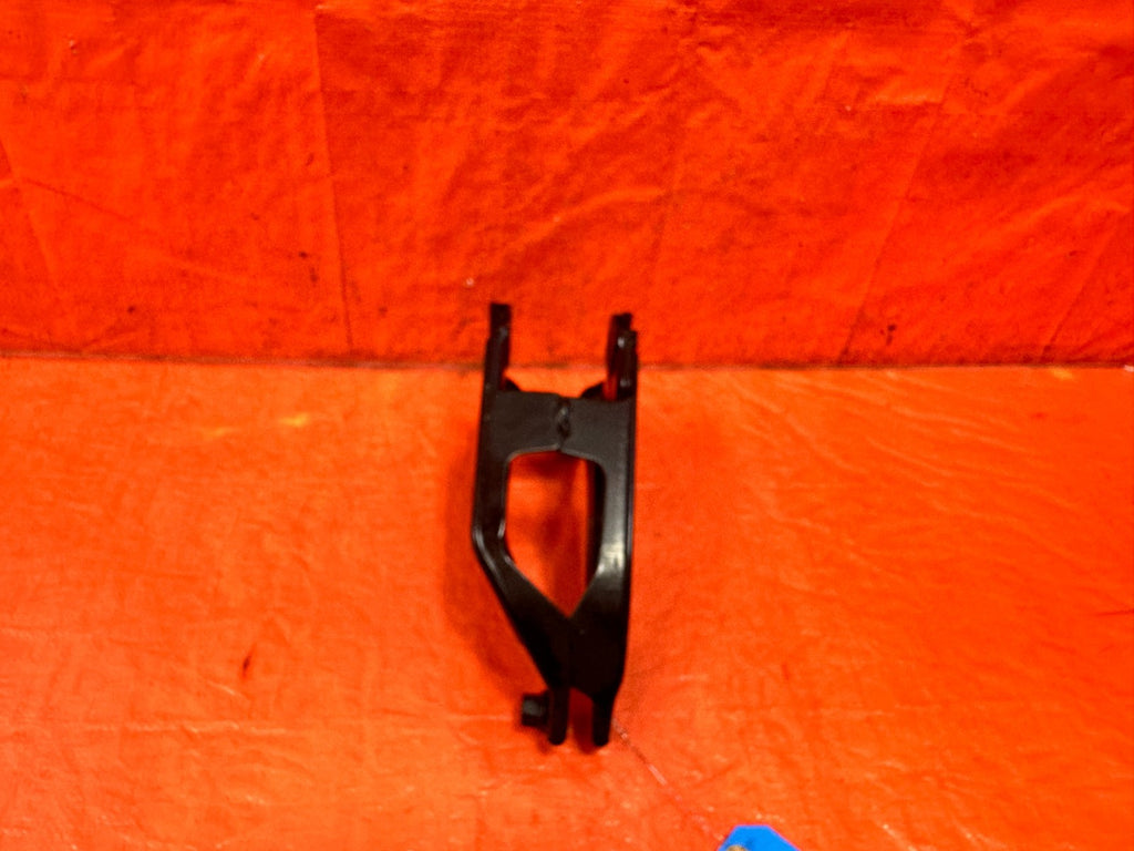02-06 ACURA RSX MANUAL - 5 & 6 SPEED TRANSMISSION MOUNT BRACKET OEM #3081