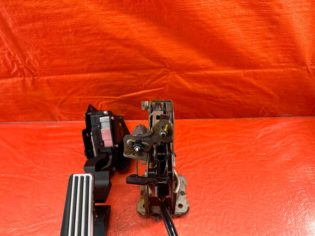 14 19 INFINITI Q50   ADAPTIVE STEERING   ACCELERATOR GAS & BRAKE PEDAL OEM #2228