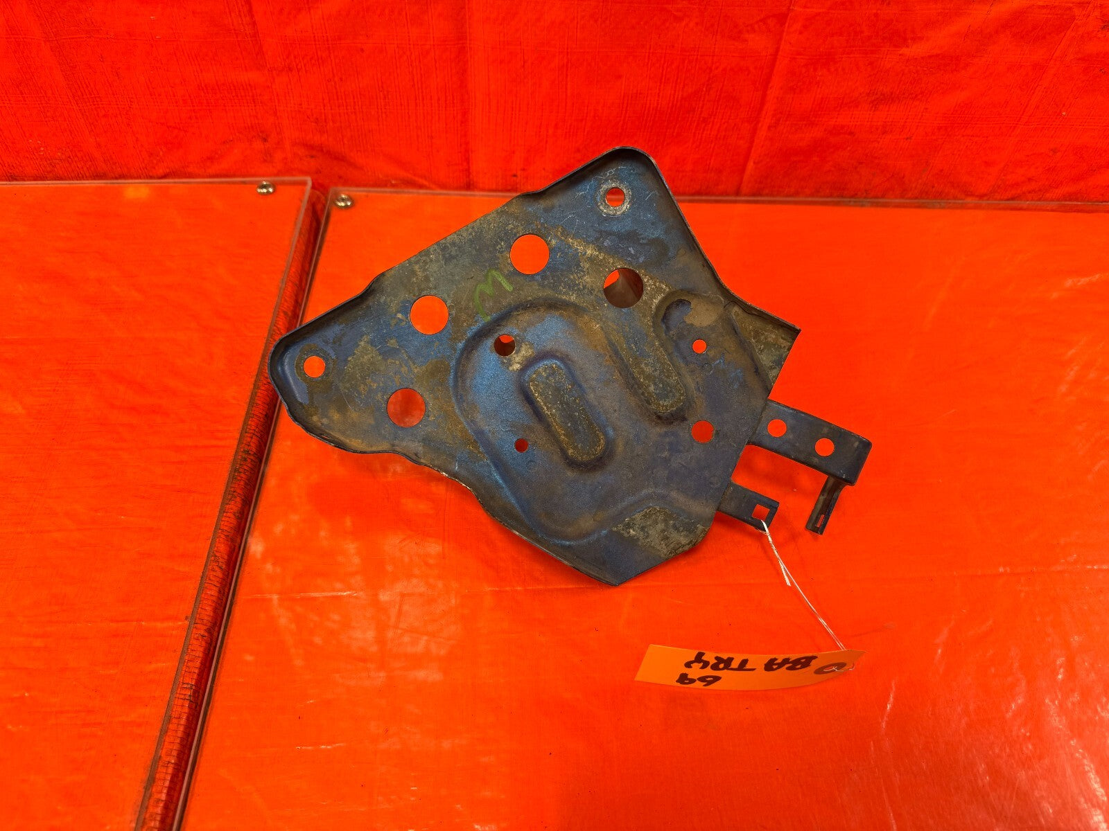 02 06 ACURA RSX FACTORY BATTERY TIE DOWN TRAY BRACKET OEM OE FACTORY #690