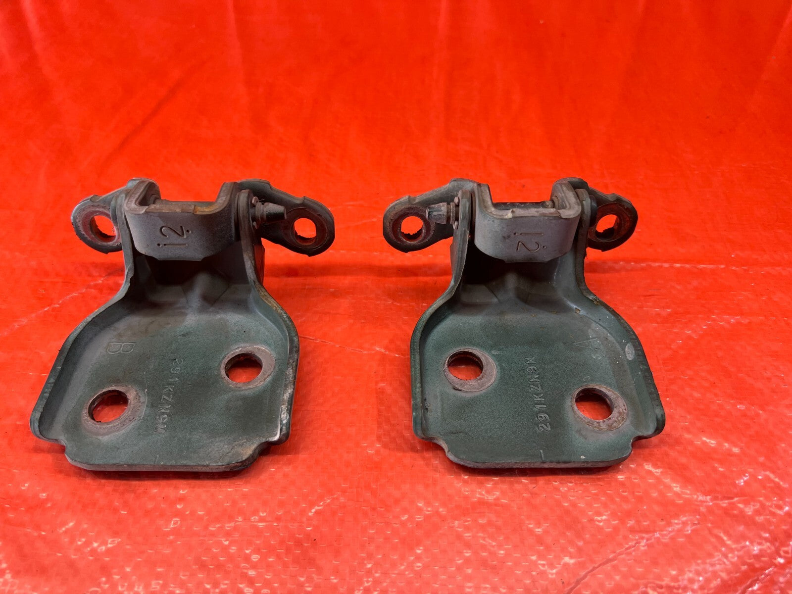 90 00 HONDA CIVIC SEDAN PASSENGER RIGHT FRONT DOOR HINGE SET UPPER LOWER OEM 1455