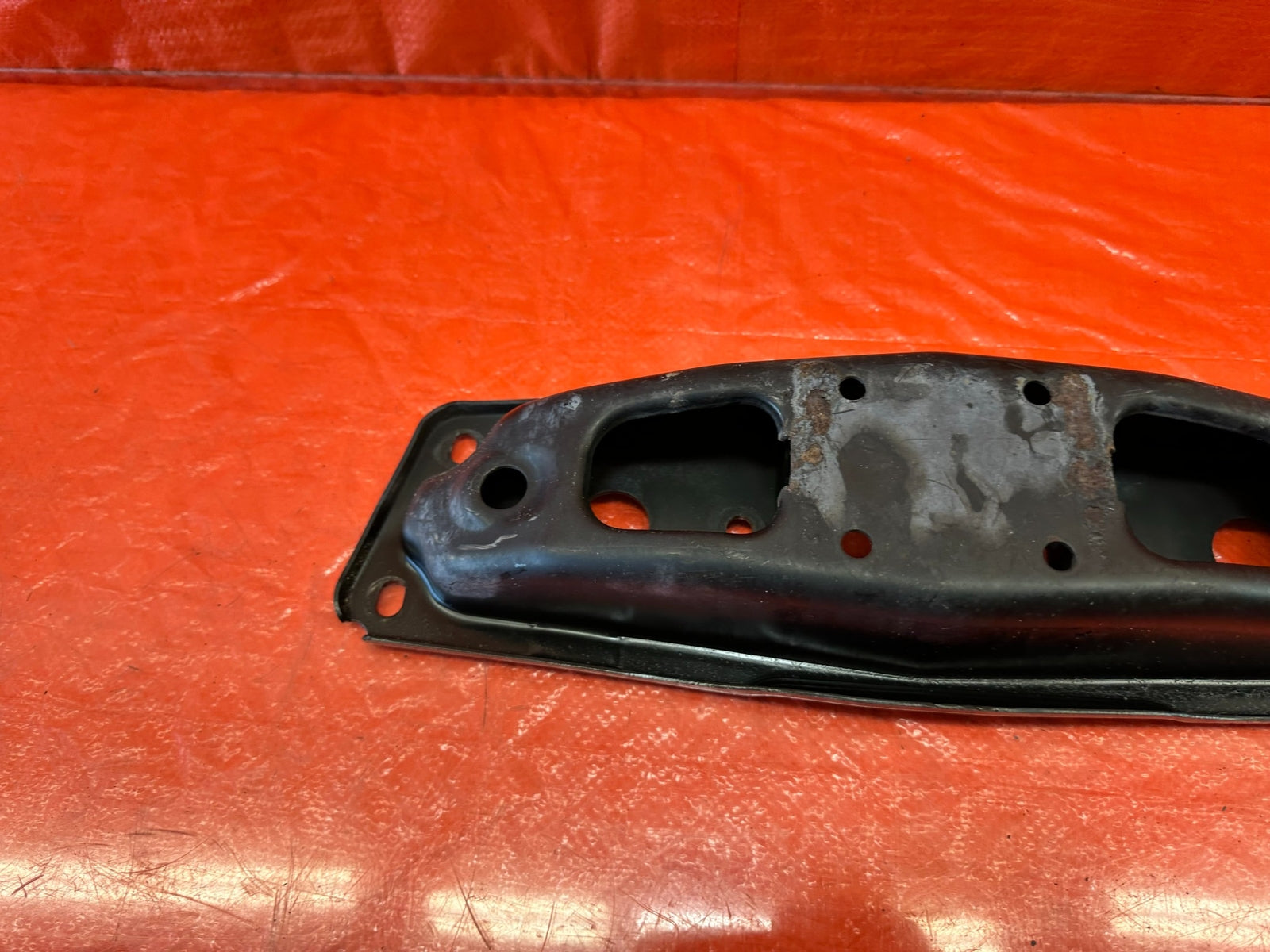 08 15 INFINITI G37 & Q60 COUPE   RWD ONLY   MANUAL TRANSMISSION BRACKET OEM #1886