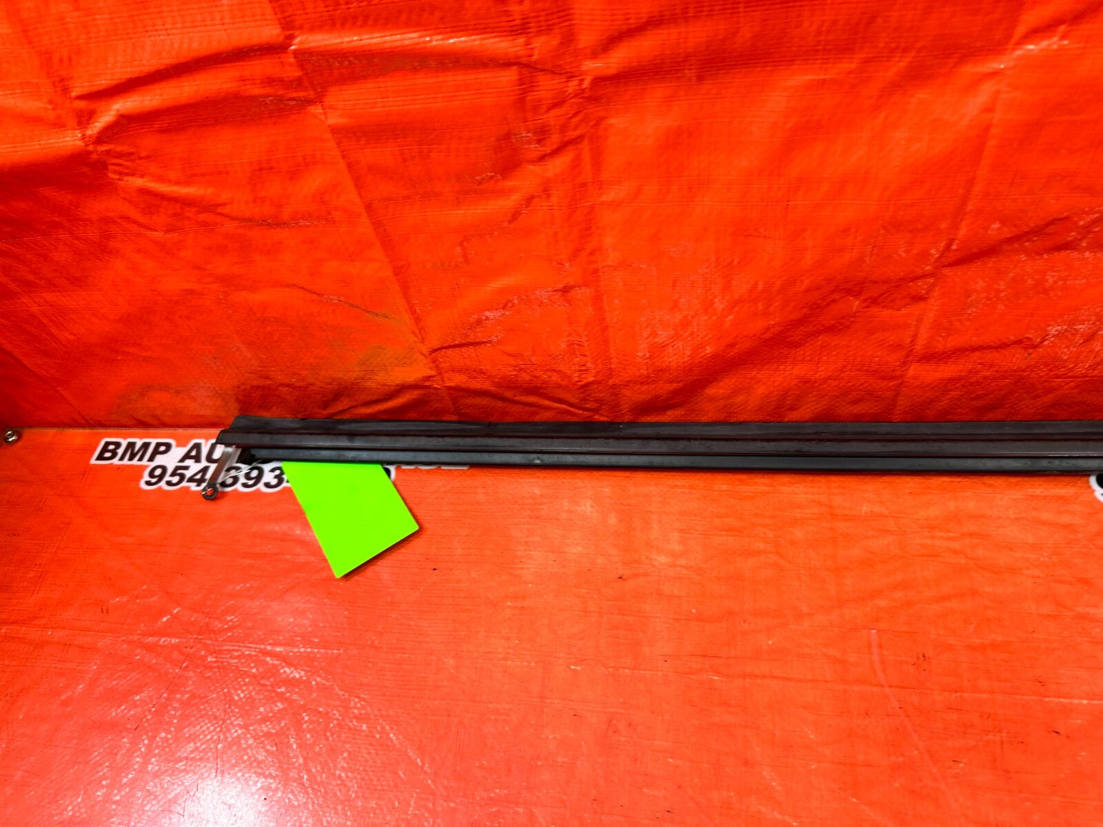 02 10 LEXUS SC430   PASSENGER RIGHT GLASS TRIM BELT WEATHER STRIP   OEM #2616