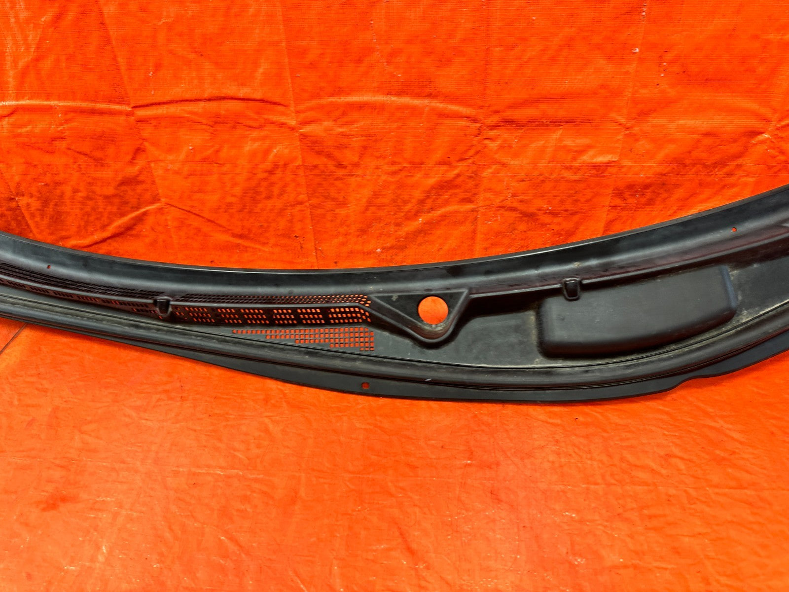 13 16 HYUNDAI GENESIS 2D COUPE   WINDSHIELD WIPER COWL   86150 2M000   OEM #30212