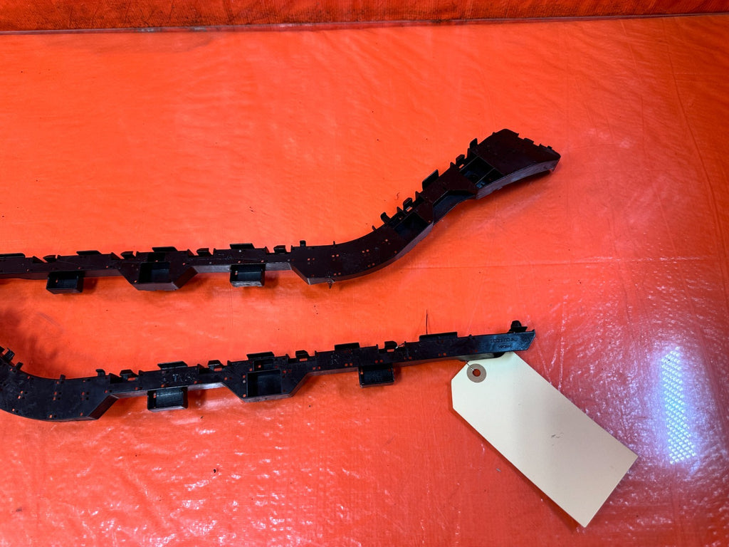 18 22 HONDA ACCORD 1.5L   LEFT AND RIGHT REAR BUMPER CLIPS RETAINERS OEM #3246