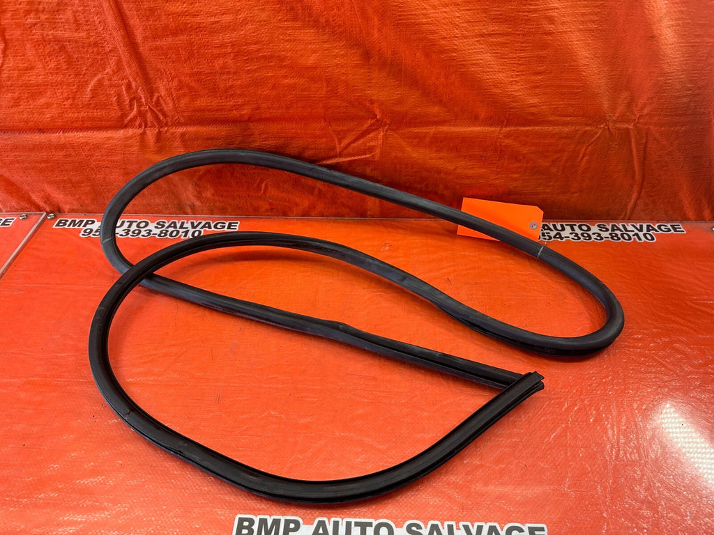 07 09 LEXUS ES350   CHASSIS TO DOOR OPEN TRIM GASKET LEFT REAR   OEM #24410