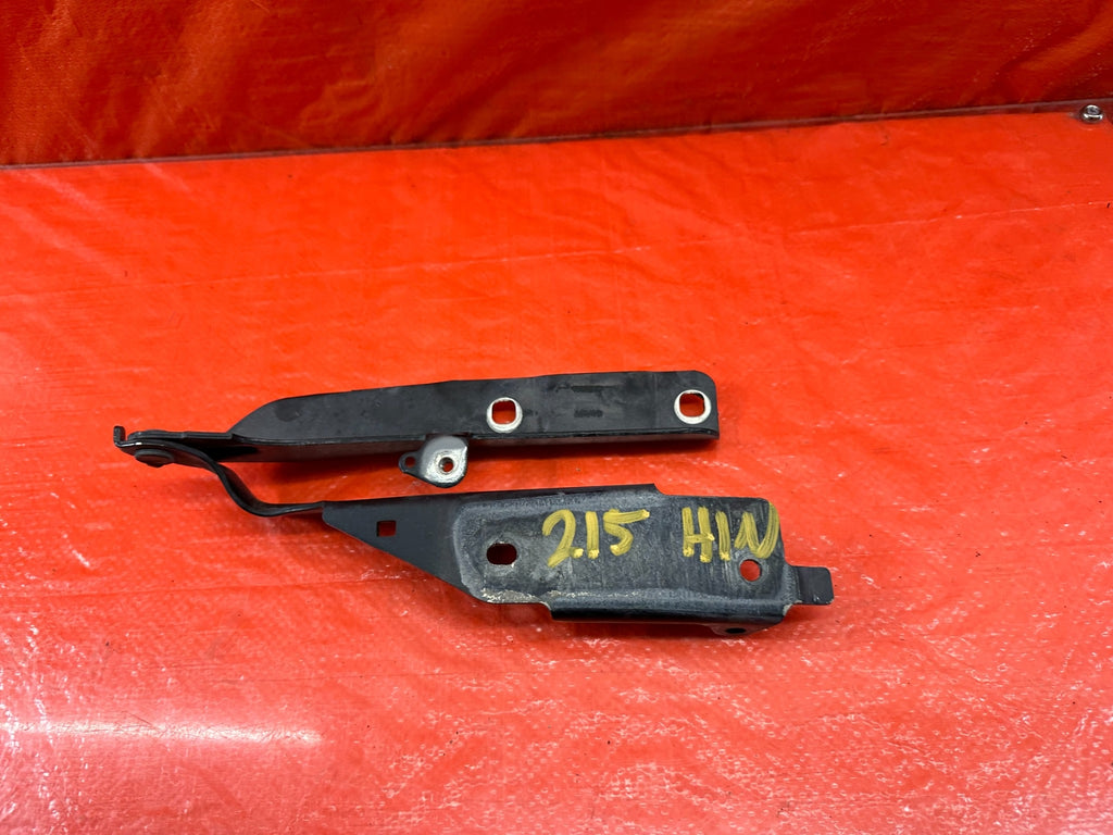 14 20 INFINITI Q50   DRIVER LEFT   HOOD HINGE   OEM FACTORY OE #2155
