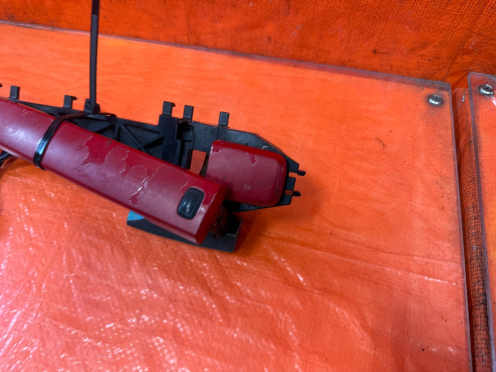 08 13 INFINITI G37 COUPE 2D   RIGHT FRONT EXTERIOR DOOR HANDLE RED   OEM #3281