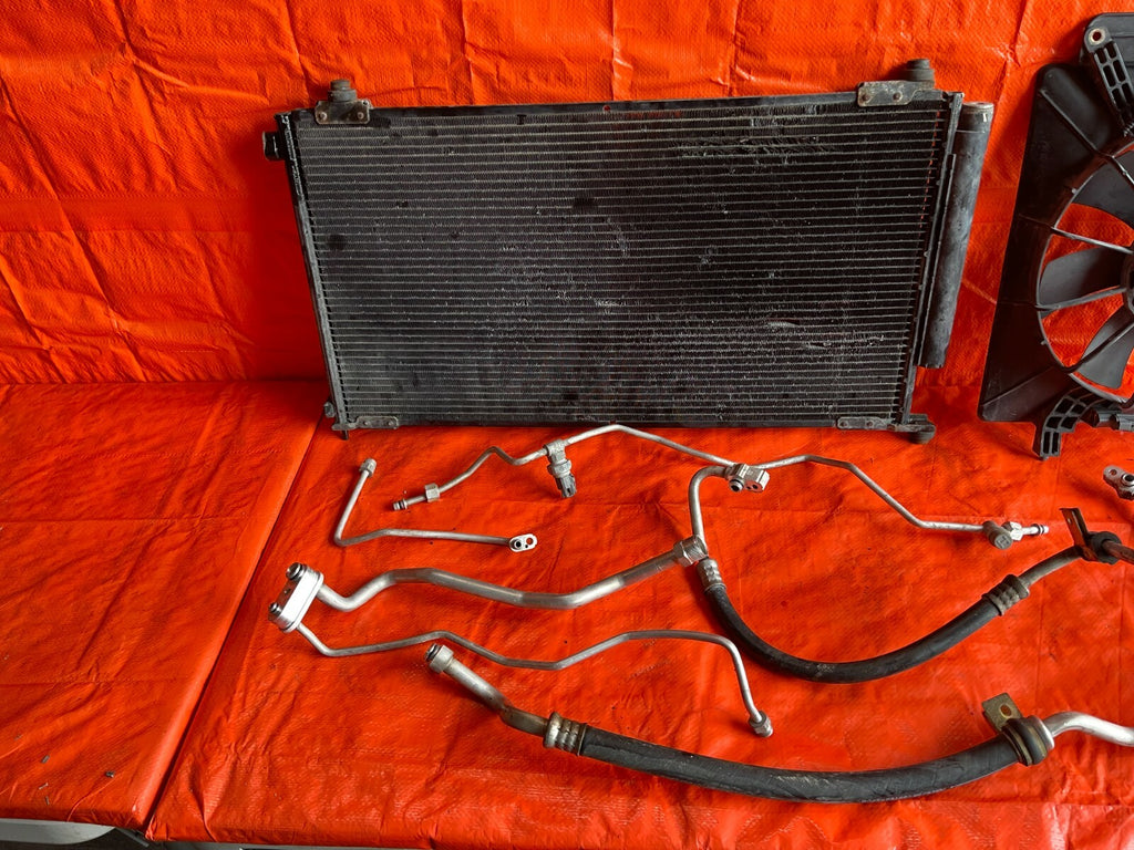02 04 HONDA CR V CRV   AIR CONDITIONING AC LINE SET LINES W/ CONDENSER + FAN OEM7