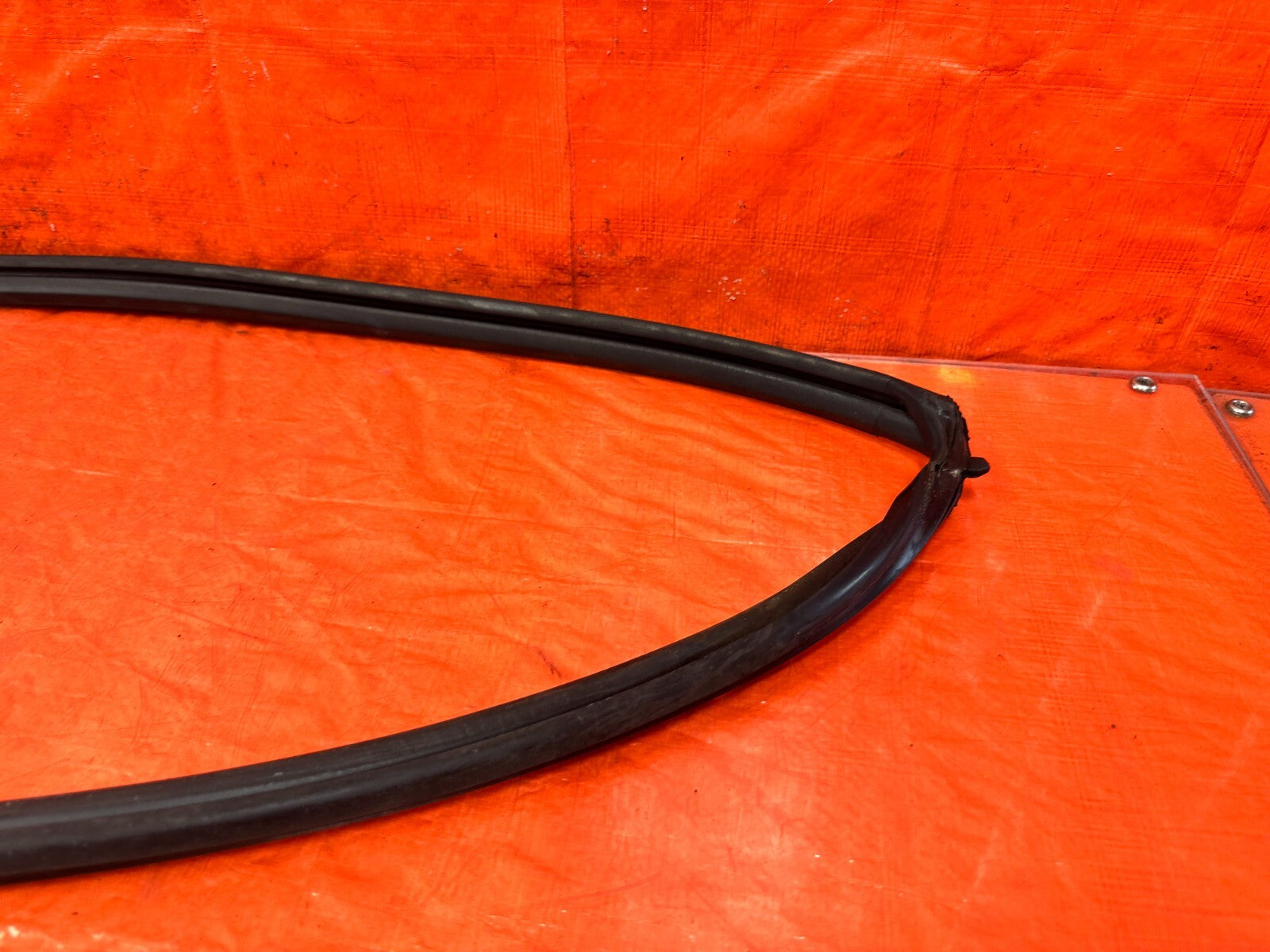 96 00 HONDA CIVIC SEDAN PASSENGER RIGHT FRONT RUN CHANNEL OEM #2975
