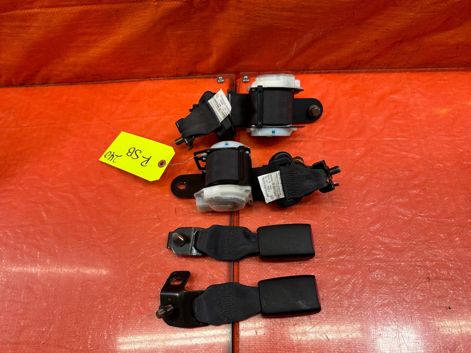 02 06 ACURA RSX TYPE S & BASE   REAR SEAT BELT SET LEFT RIGHT BLACK OEM #2405