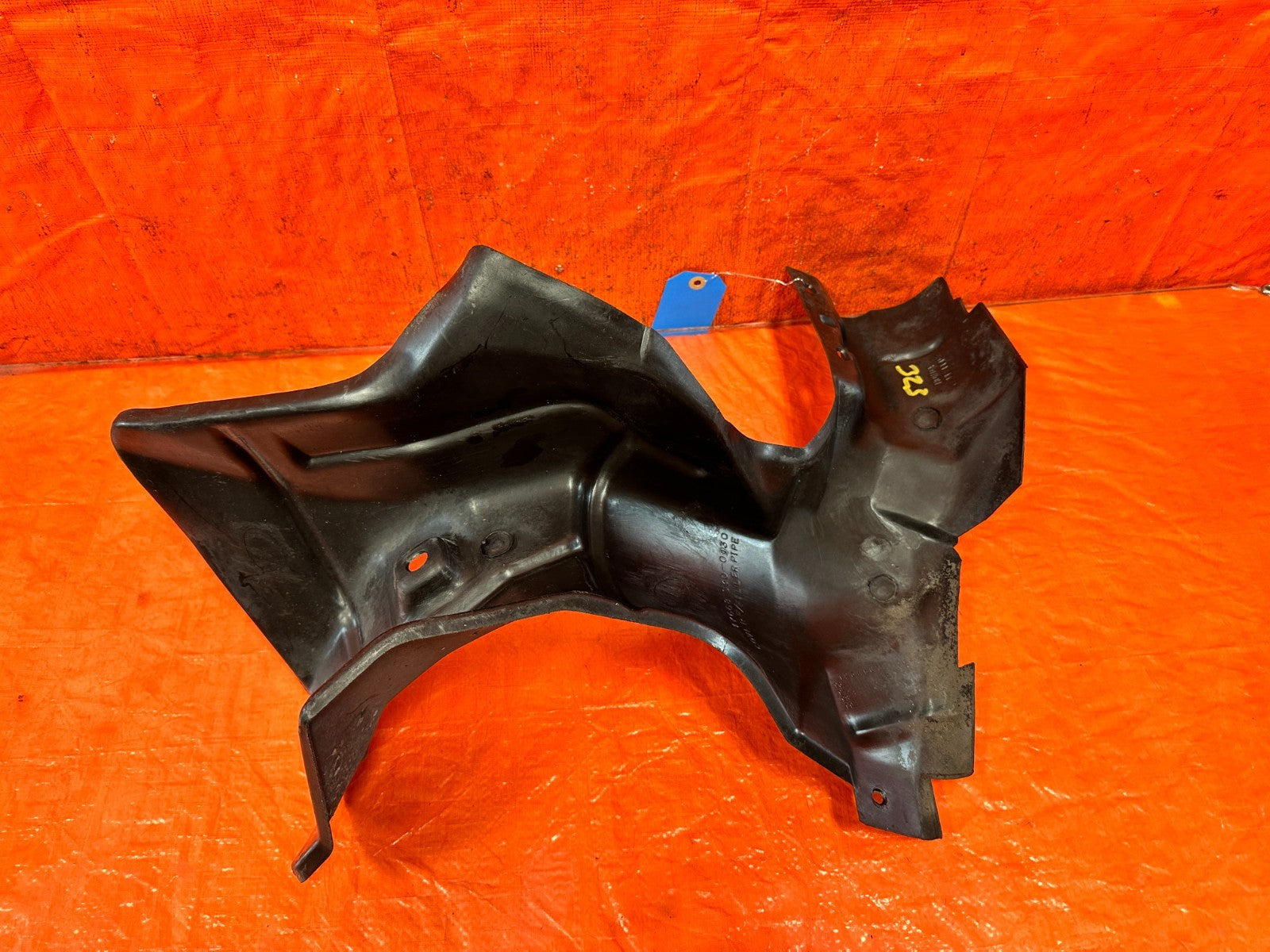97 98 HONDA PRELUDE   FUEL TANK FILLER NECK SPLASH SHIELD PLASTIC TRIM OEM 3232