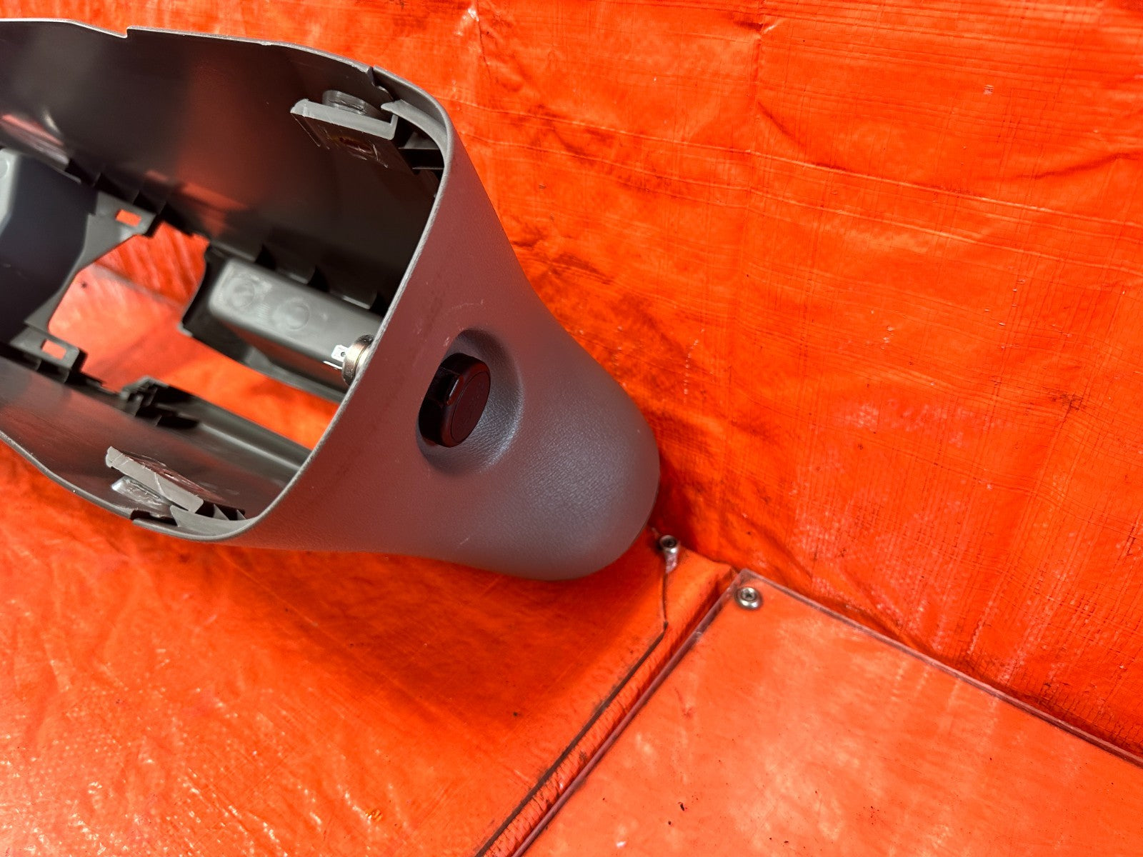 02 06 ACURA RSX   ARM REST CENTER CONSOLE ASSEMBLY   TAN IN COLOR   OEM #3154