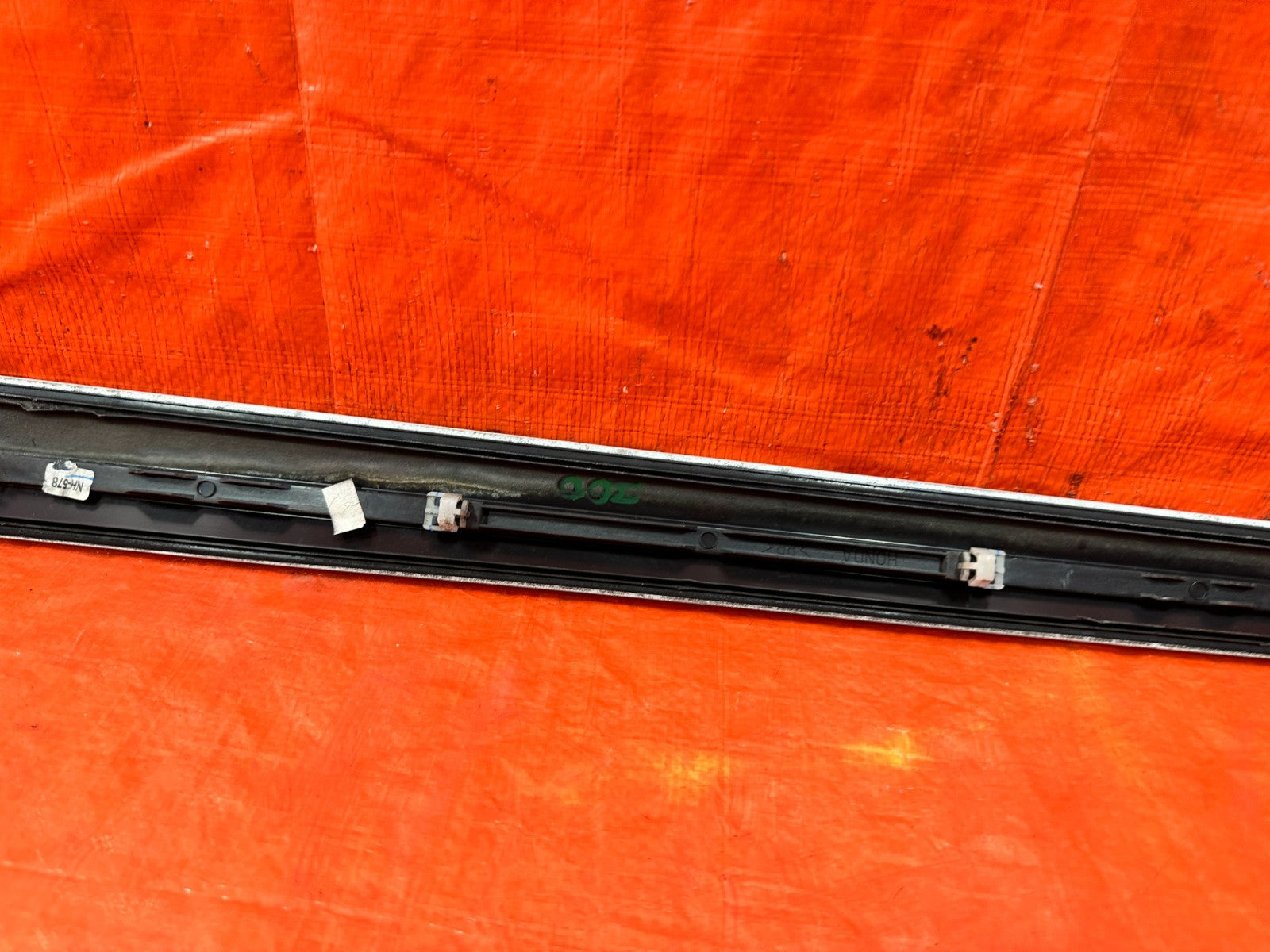 06 11 HONDA CIVIC SI 4D SEDAN   DOOR MOLDING IMPACT STRIP RIGHT FRONT OEM #3007