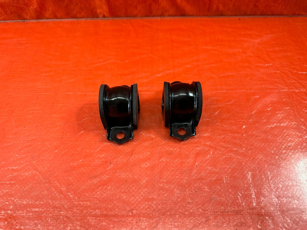 04 07 HONDA S2000   FRONT SWAY STABILIZER BAR BUSHINGS AND BRACKETS   OEM #19719