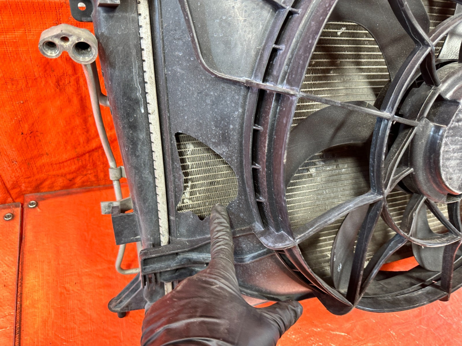 HYUNDAI GENESIS COUPE RADIATOR TANK COOLING FANS & CONDENSER  LITE DAMAGE 31814