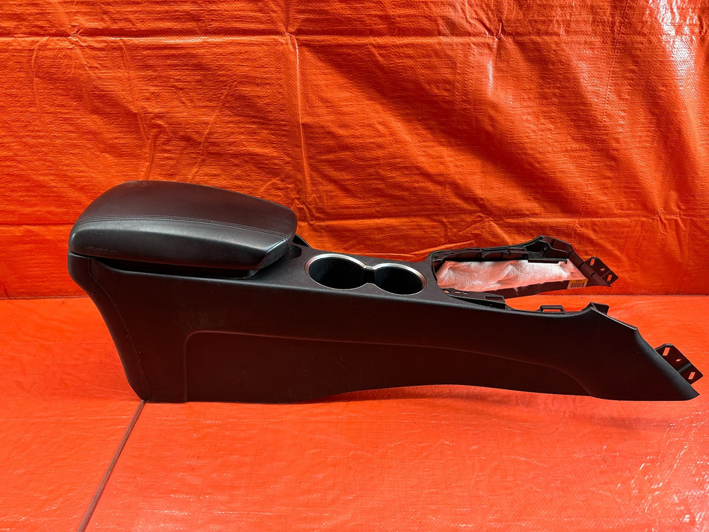 13 16 HYUNDAI GENESIS COUPE   ARM REST / CENTER CONSOLE STORAGE   OEM #21910