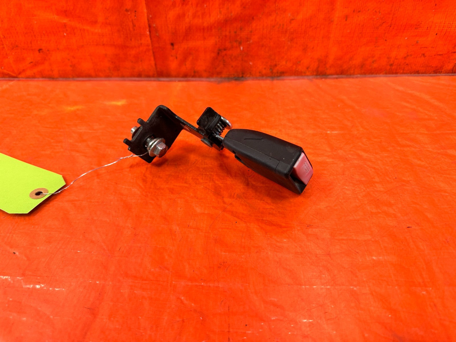2013 13  HYUNDAI GENESIS COUPE   PASSENGER RIGHT REAR SEAT BELT CLIP   OEM #2991