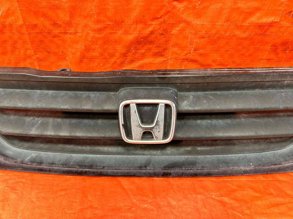 97 01 HONDA CR V CRV   FRONT BUMPER GRILLE ASSEMBLY    OEM FACTORY OE #3013