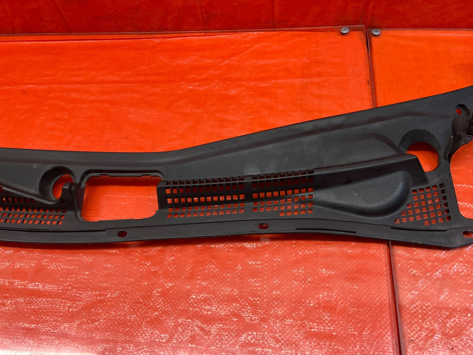 98 02 HONDA ACCORD   WINDSHIELD WIPER COWL TRIM PLASTIC   OEM FACTORY #1675