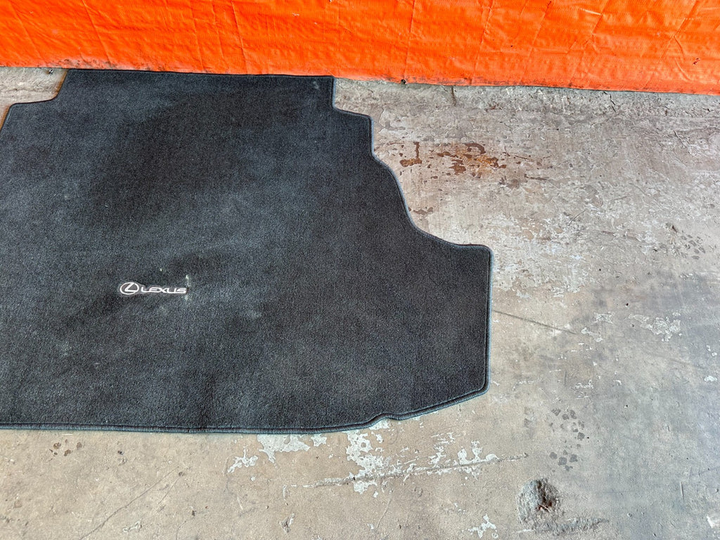 2009 09 LEXUS ES350   TRUNK CARPET RUG MAT W/ LEXUS LOGO   OEM FACTORY #2444