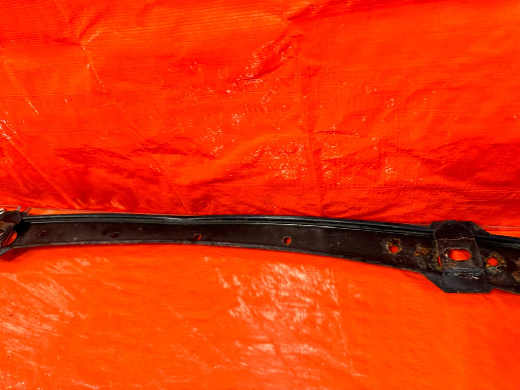90 97 MAZDA MX 5 MIATA   REAR BUMPER BRACKET RETAINER   OEM FACTORY OE #26710