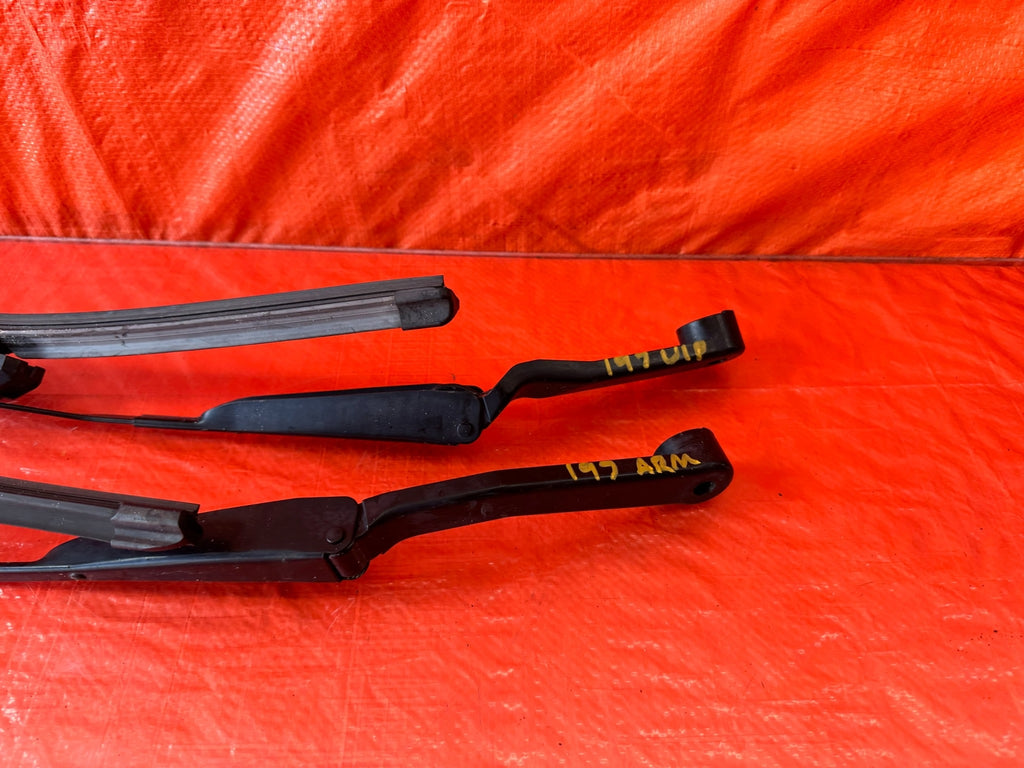 00 09 HONDA S2000   LEFT & RIGHT WINDSHIELD WIPER ARMS   OEM FACTORY #1975
