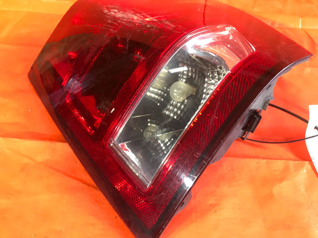 OEM 2005 2006 05 JEEP GRAND CHEROKEE PASSENGER RIGHT TAIL LIGHT LAMP 55156614AB1