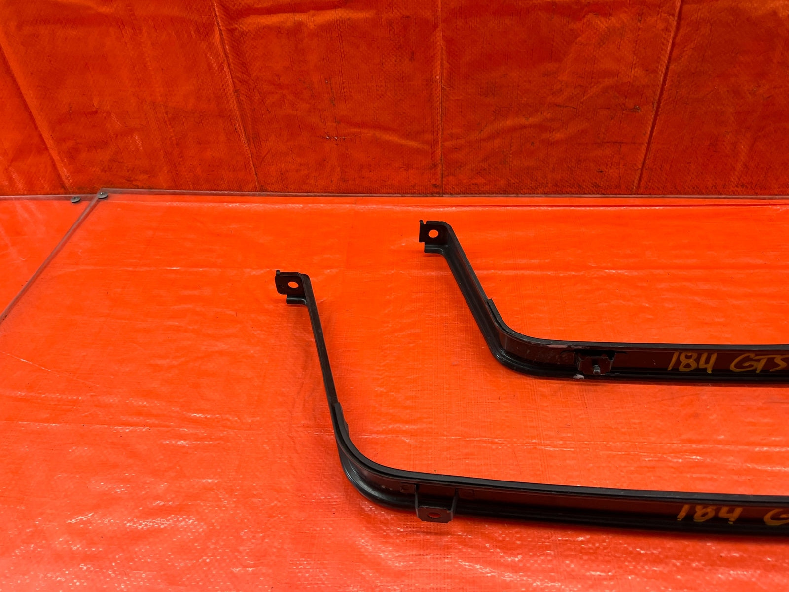 18 21 HONDA ACCORD   GAS GASOLINE FUEL TANK MOUNTING STRAPS BAND SET   OEM #1847