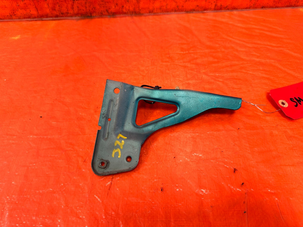 92 95 HONDA CIVIC   2D COUPE   PASSENGER RIGHT FENDER BRACKET   OEM #3274