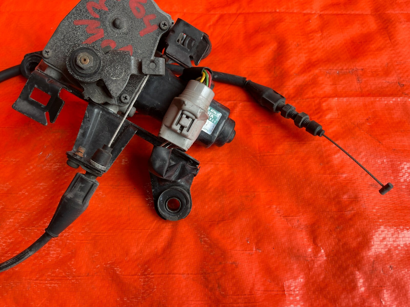92 96 LEXUS SC300   CRUISE CONTROL MOTOR ACTUATOR W/ CABLE   OEM FACTORY OE #646