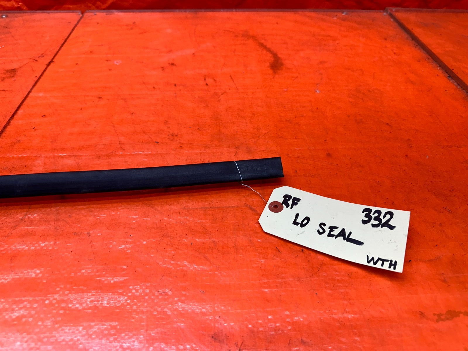 92 96 HONDA PRELUDE RIGHT FRONT LOWER DOOR WEATHERSTRIP OEM #3324