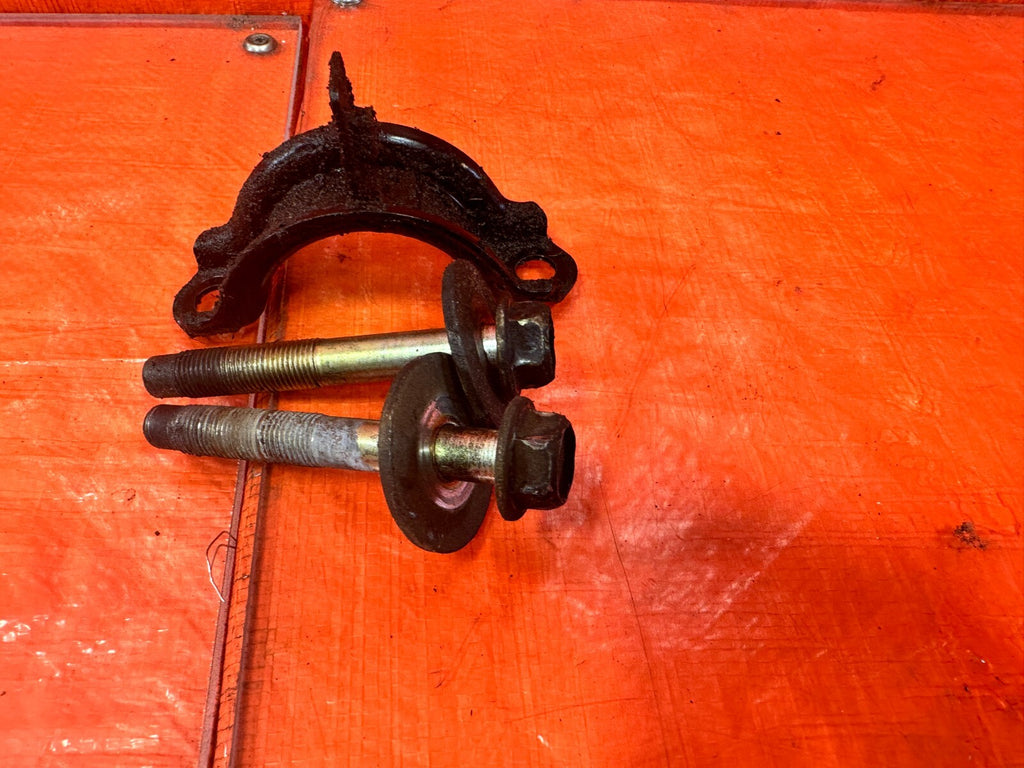 03 07 INFINITI G35 COUPE   POWER STEERING RACK BOLTS BRACKETS HARDWARE OEM 2981