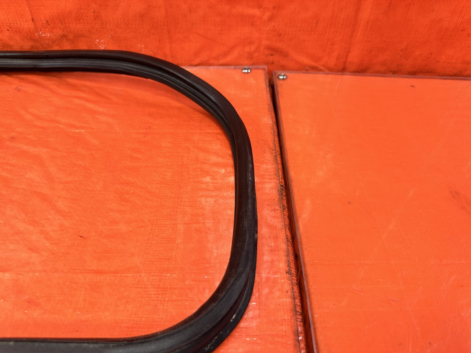 00 09 HONDA S2000   REAR TRUNK WEATHER STRIP GASKET SEAL   OEM FACTORY #2909