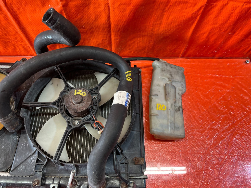 99 01 HONDA PRELUDE   MANUAL RADIATOR W/ BOTH COOLING FANS & OVERFLOW TANK   OEM4