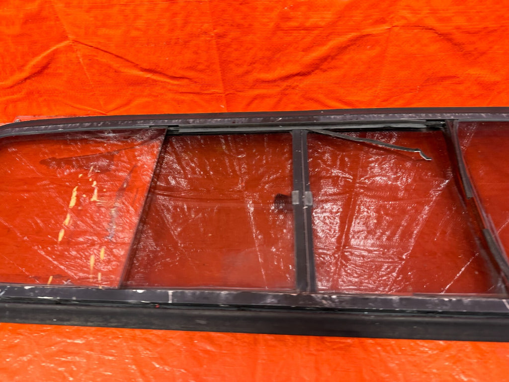 95 00 TOYOTA TACOMA   REAR GLASS WINDOW   HAS SLIDING OPTION   OEM #24910
