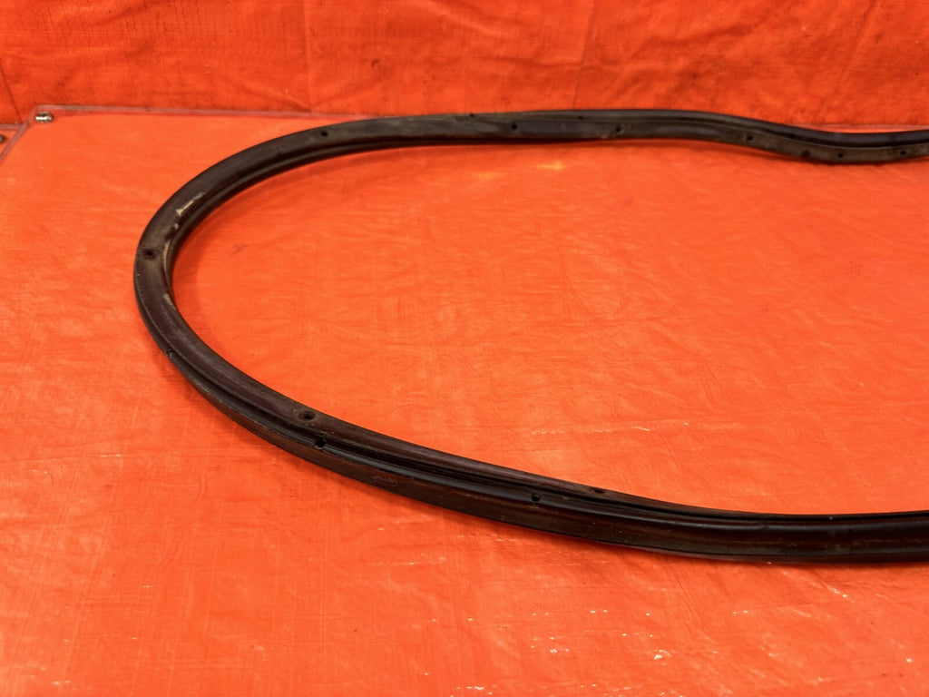 00 09 HONDA S2000 PASSENGER RIGHT DOOR WEATHER STRIP TRIM SEAL GASKET   OEM 29015