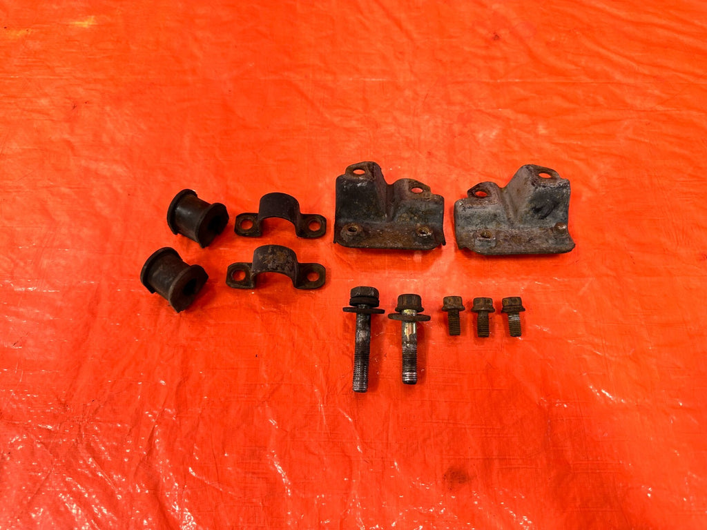 94 01 ACURA INTEGRA   REAR SWAY BAR BUSHINGS AND BRACKETS LEFT & RIGHT OEM #2811
